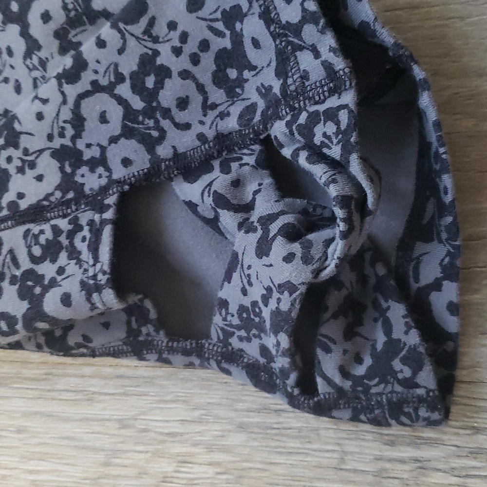 Xersion stretchy floral black colored leggings - Picture 7 of 14